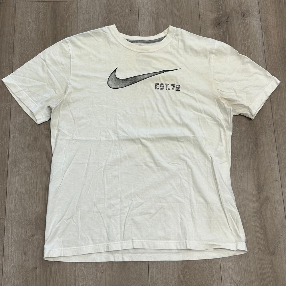 Nike Est.72 White Tee T Shirt size XL Regular Fit B22